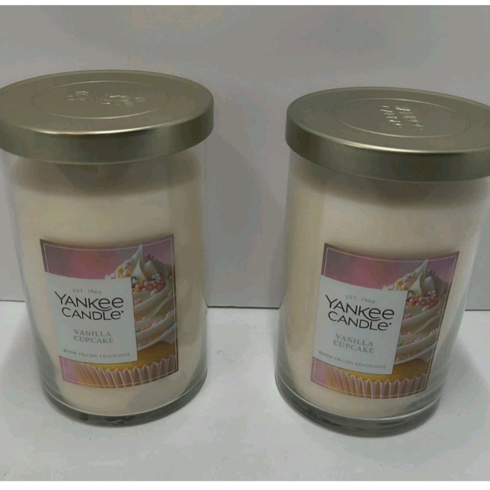 Yankee Candle Vanilla Cupcake Scented Candle Set